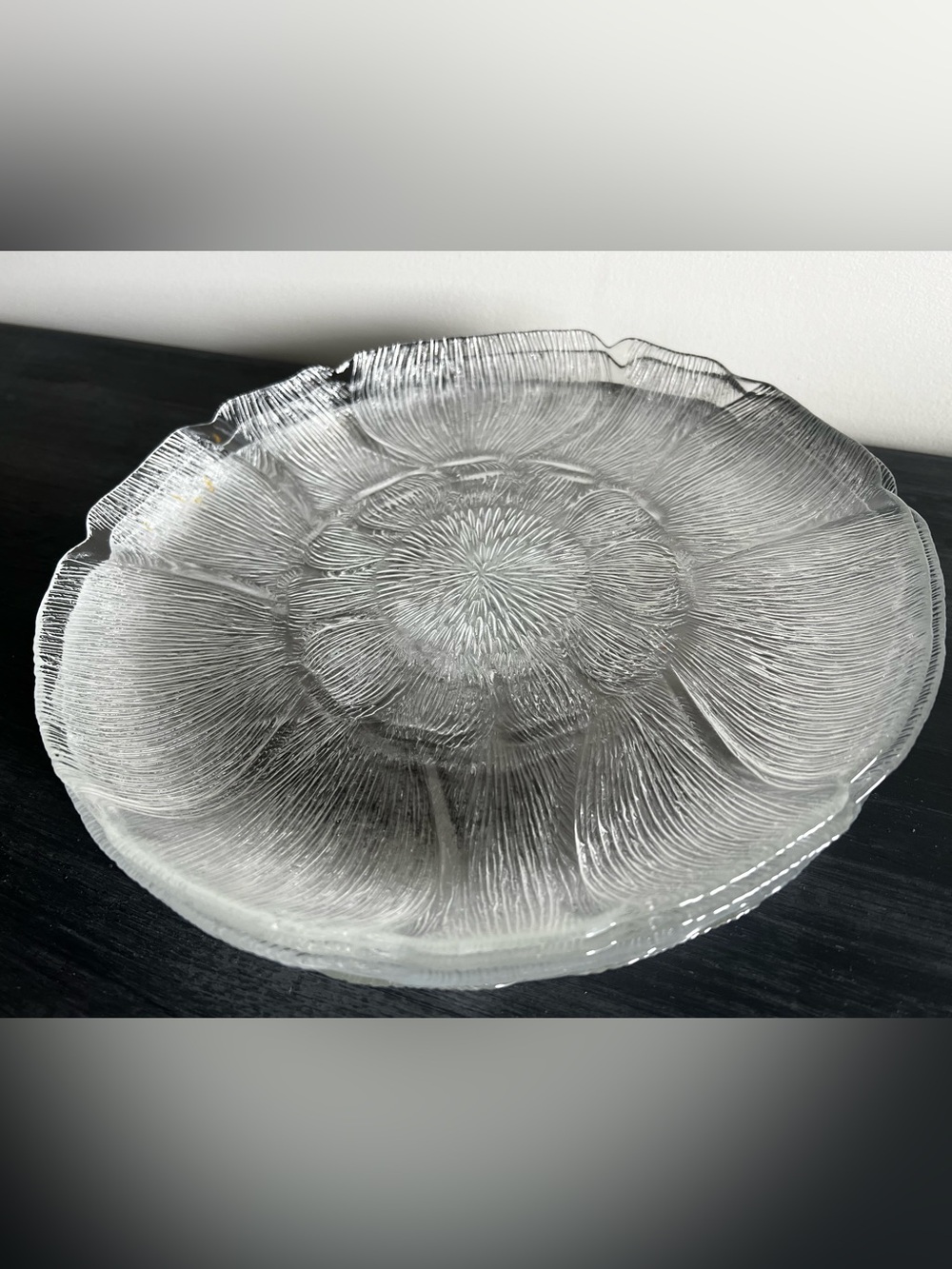 Set of 4 Vintage Arcoroc France “Fleur” Pattern Glass Dinner Plates